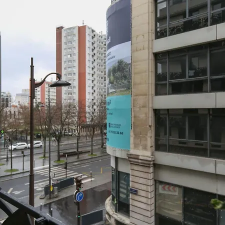 Апартаменты 37 M Cocoon With Balcony Париж